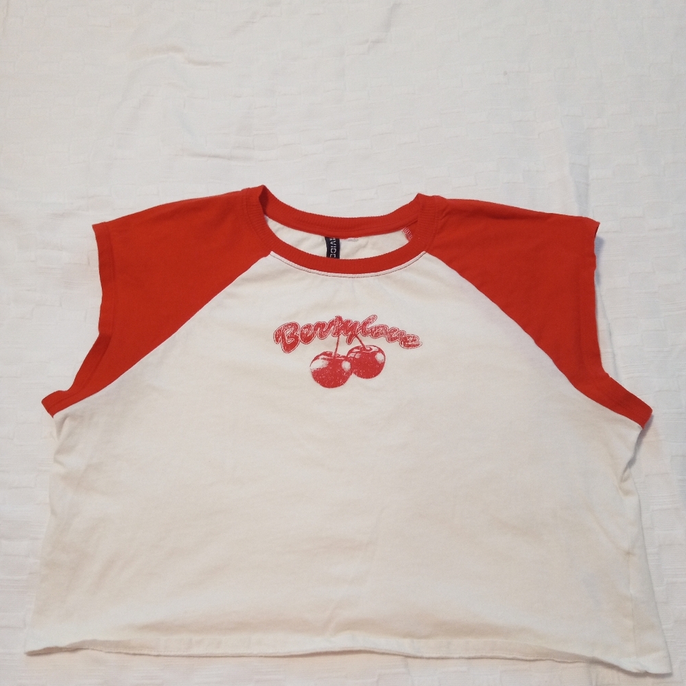 H&M Cropped Tee Berry Love